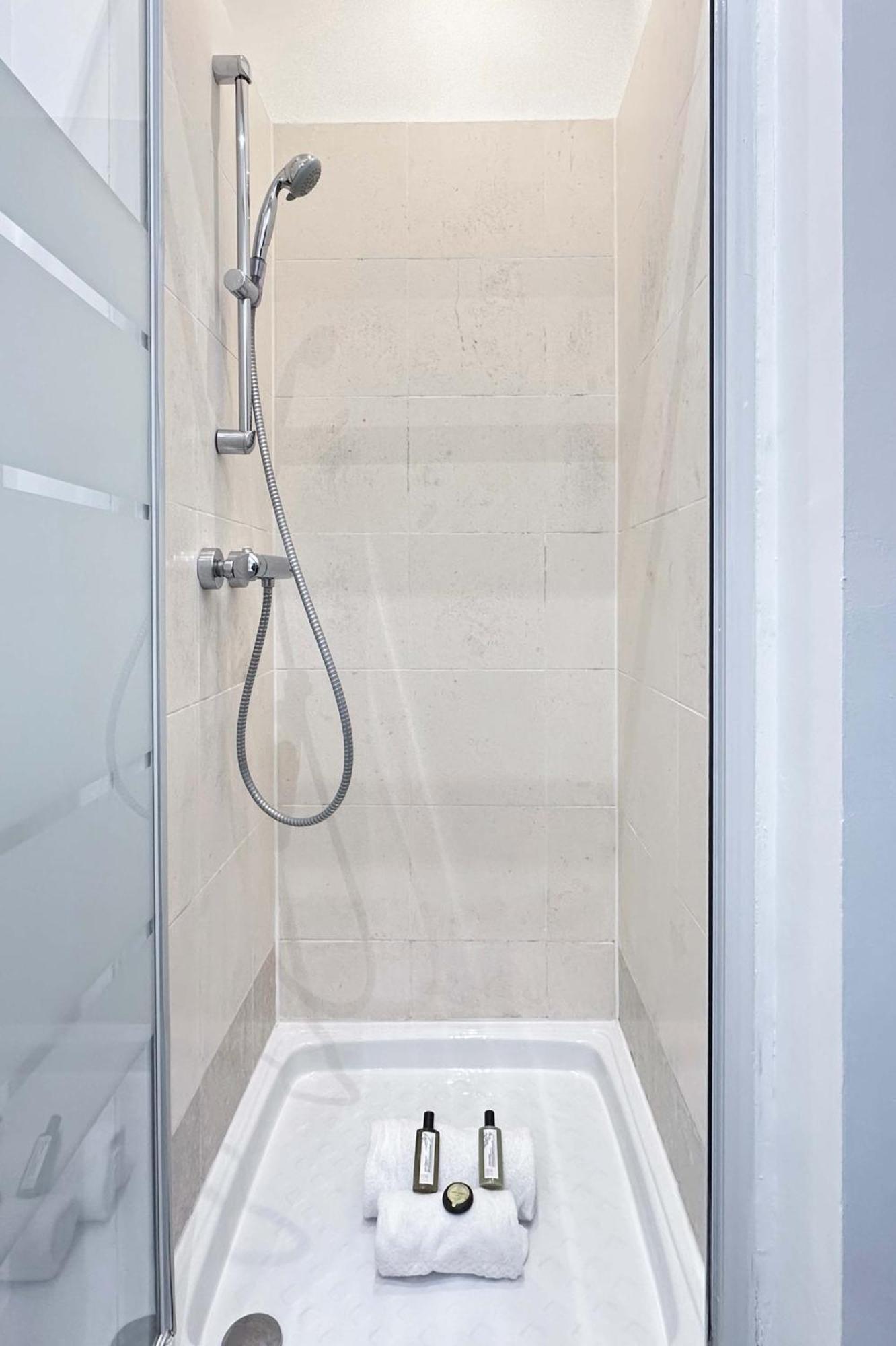 Renovated Champs-Elysees Retreat Apartment Paris Exterior foto